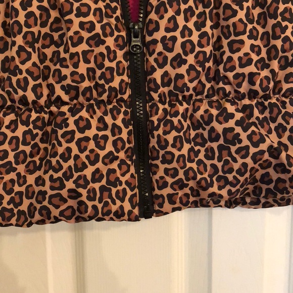 *TODAY ONY SALE*Like new puffer vest-Tiger print - Picture 4 of 5